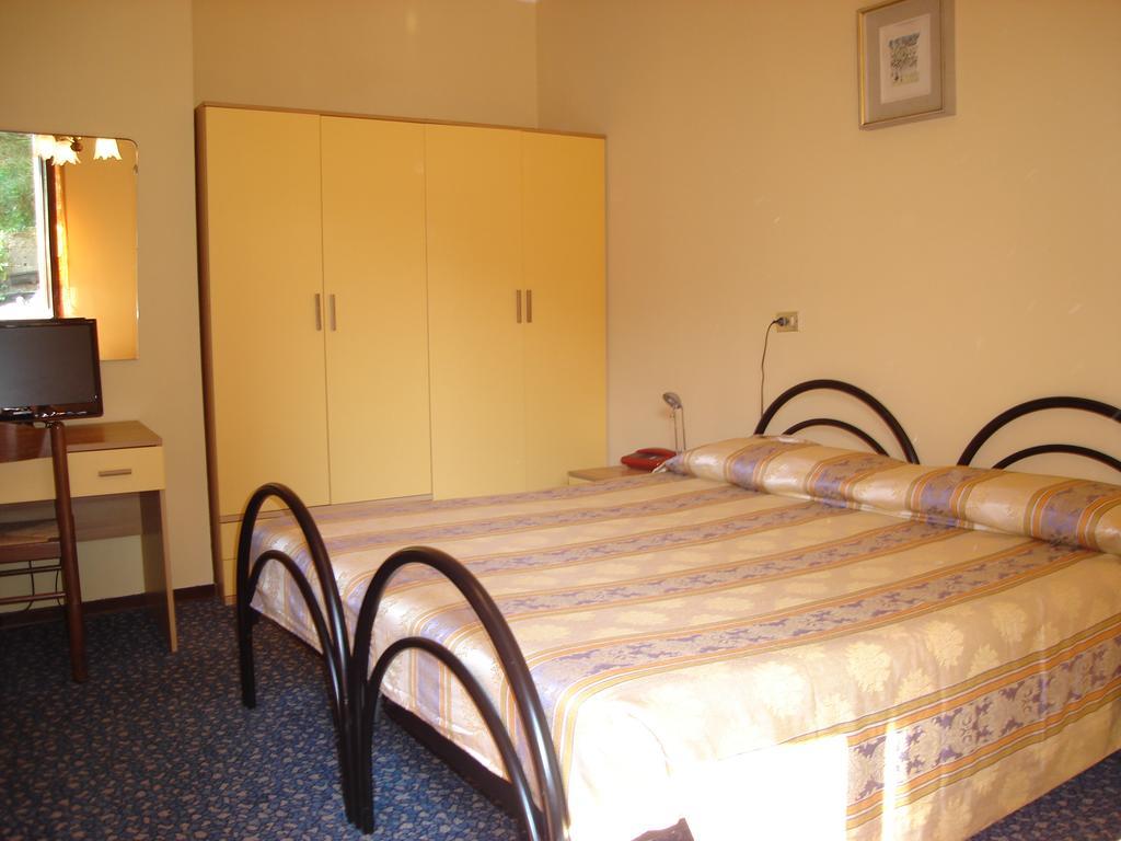 Hotel Spampatti Кастьоне-делла-Презолана Экстерьер фото