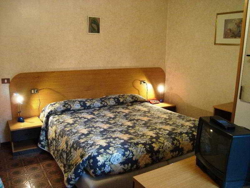 Hotel Spampatti Кастьоне-делла-Презолана Экстерьер фото