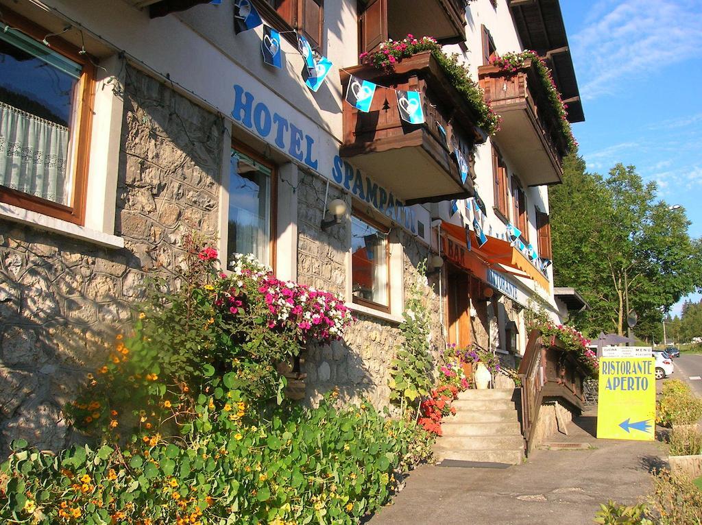 Hotel Spampatti Кастьоне-делла-Презолана Экстерьер фото